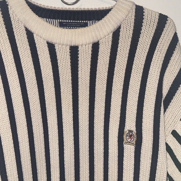 Vintage Tommy sweater - Picture 2 of 5